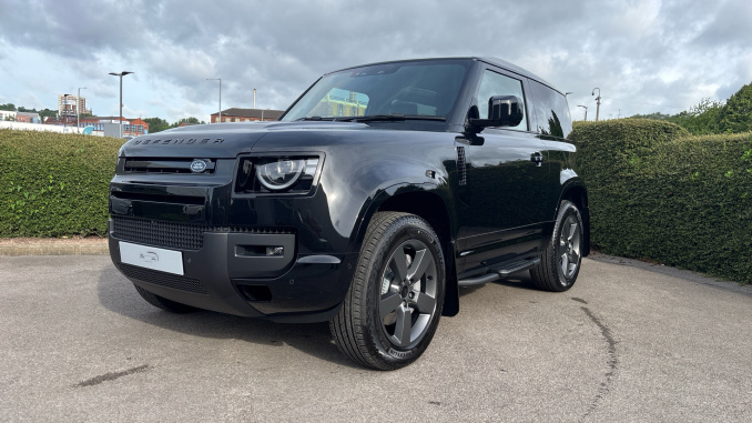 Land Rover Defender 3.0 D350 X-Dynamic HSE 90 3dr Auto Diesel Estate - Image 41